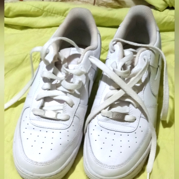 Nike Air Force 1 - Picture 1 of 4